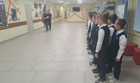 Поднятие флага.